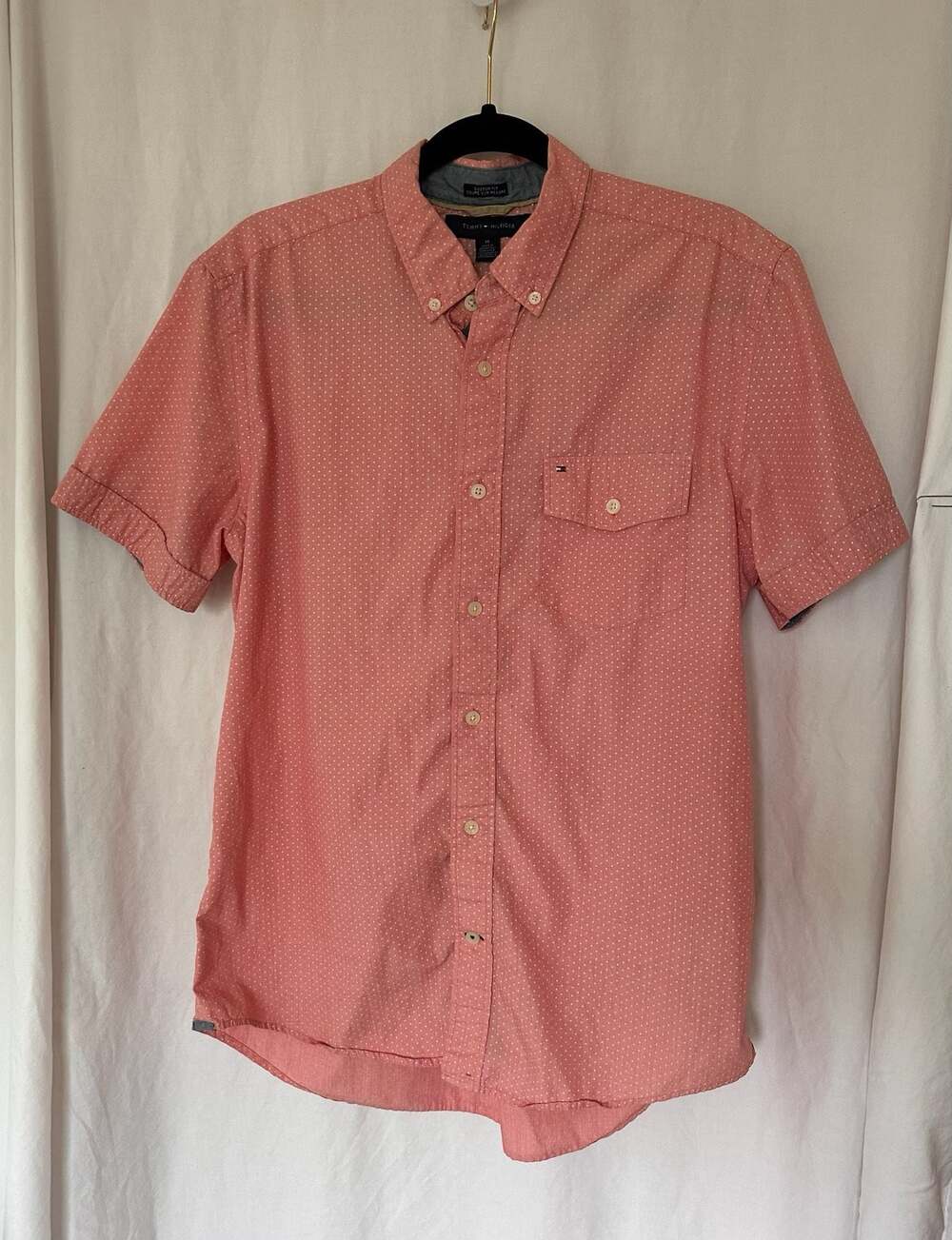 Tommy Hilfiger Men's Custom Fit Short Sleeve Polka Dot Button-Down Shirt